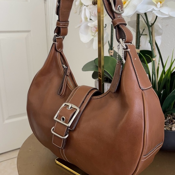 Leather Shoulder Bag in Brown | Structured Design  Elegant Brown Leather Shoulder Bag